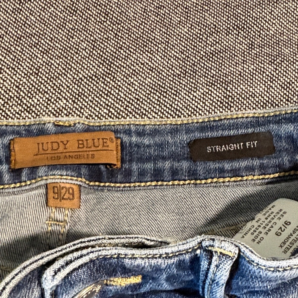 Judy Blue Straight Leg Jeans Medium Wash High Rise Raw Hem Size 8 - Picture 6 of 9